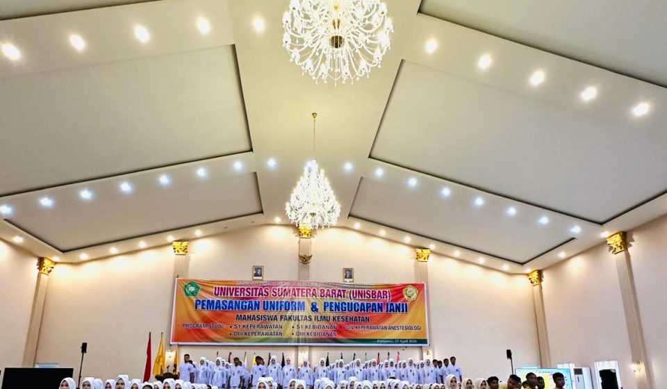 Langkah Awal Pengabdian di Dunia Kesehatan, Prodi S1 Kebidanan Universitas Sumatera Barat Gelar Prosesi Capping Day
